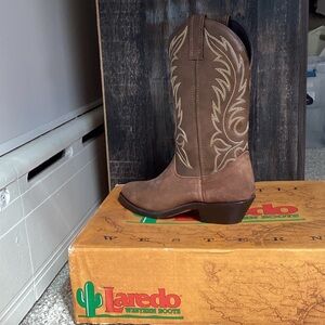 Laredo Tan Western Boots with Embroidered Design